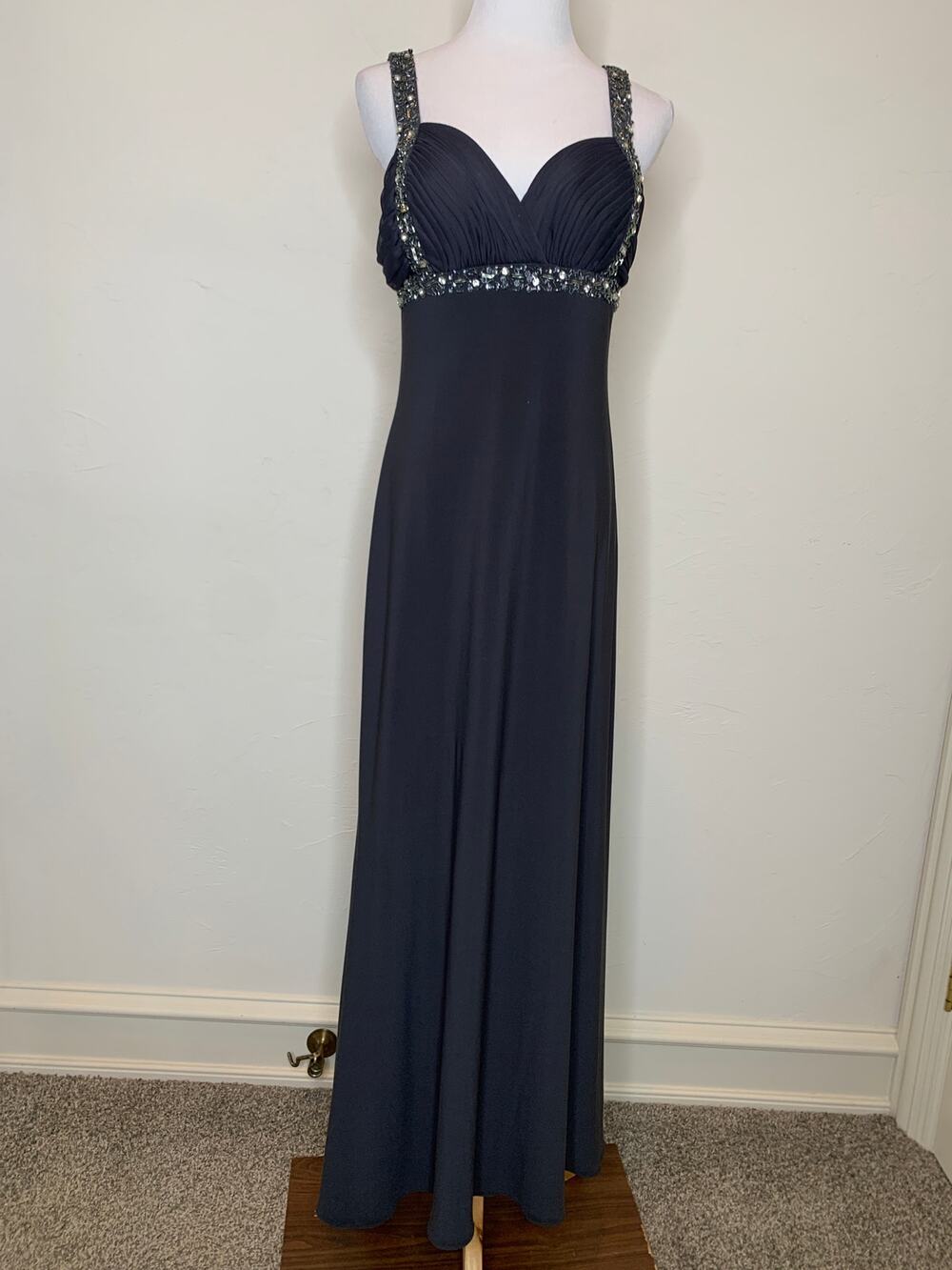 Gray Rhinestone Trimmed Dress Sz 10 Betsey & Adam Formal Wedding